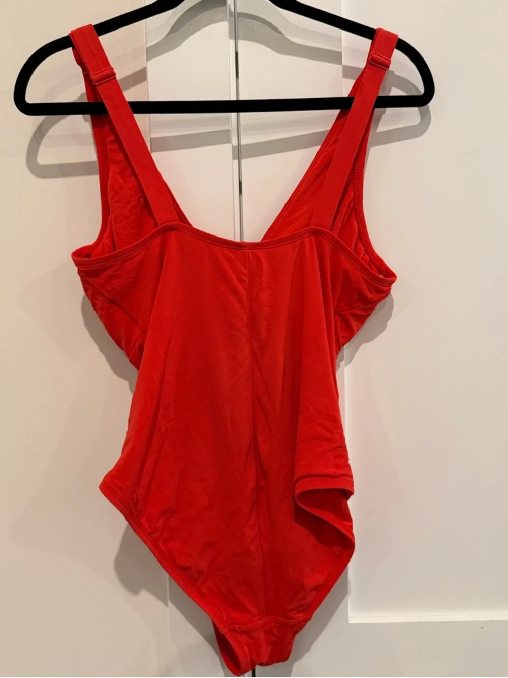 Robin Piccone Ava Knot One Piece Swimsuit in Fiery Red Sz 12 EUC Swim Pool Chic